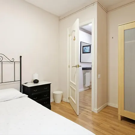 Large Penthouse With Incredible Views Apartment *